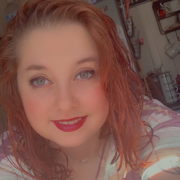 Meet your Posher, Brittany - Picture 2 of 2